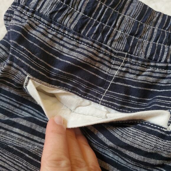 Athleta Jacquard Sandbar Shortie 100% Linen Striped Shorts Women's Size 4 Navy - Picture 8 of 16